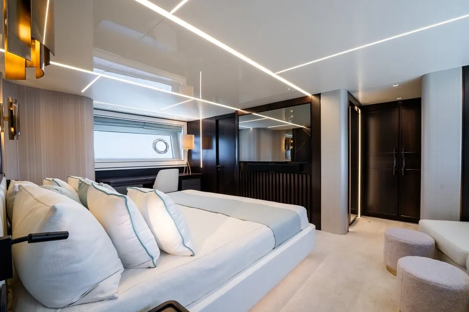 Triple Eight, 2021 Sunseeker 90 Ocean, photo 14