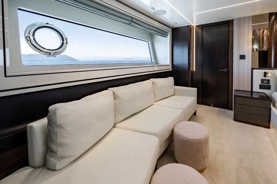 Triple Eight, 2021 Sunseeker 90 Ocean, photo 17