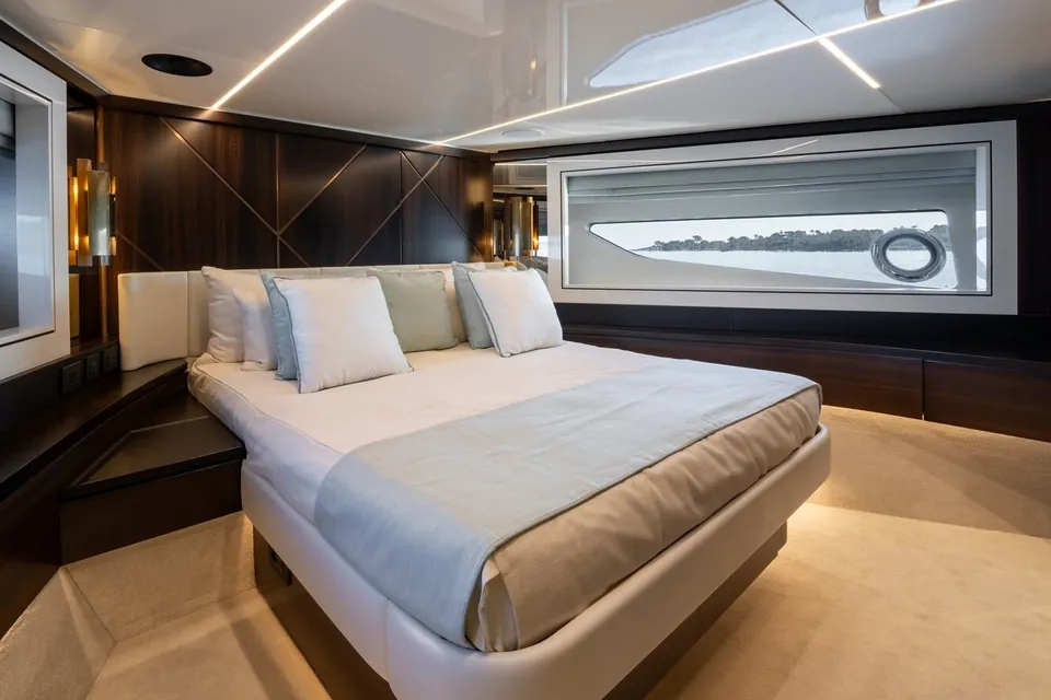 Triple Eight, 2021 Sunseeker 90 Ocean, photo 20