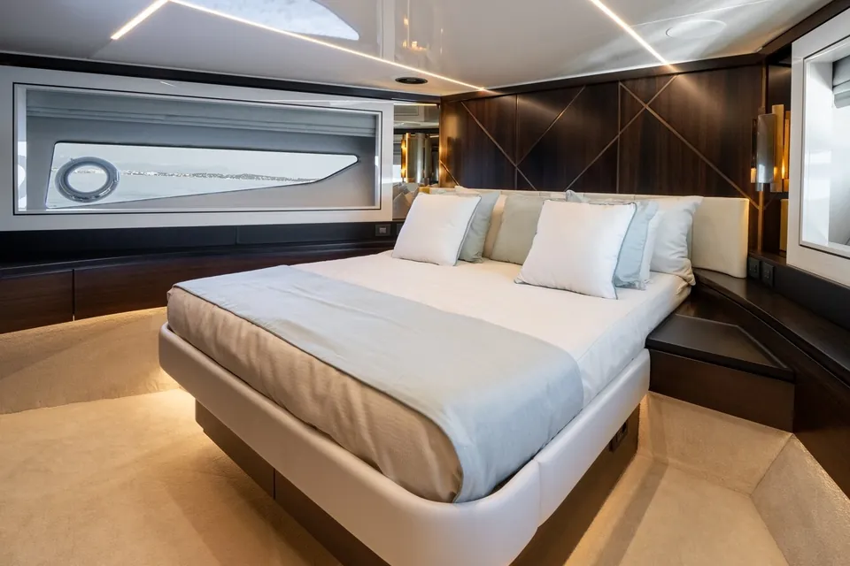 Triple Eight, 2021 Sunseeker 90 Ocean, photo 21