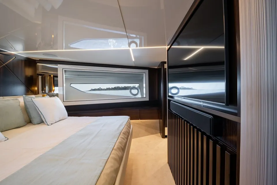 Triple Eight, 2021 Sunseeker 90 Ocean, photo 22
