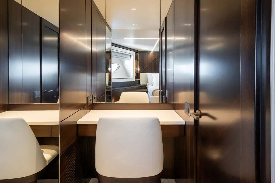 Triple Eight, 2021 Sunseeker 90 Ocean, photo 23