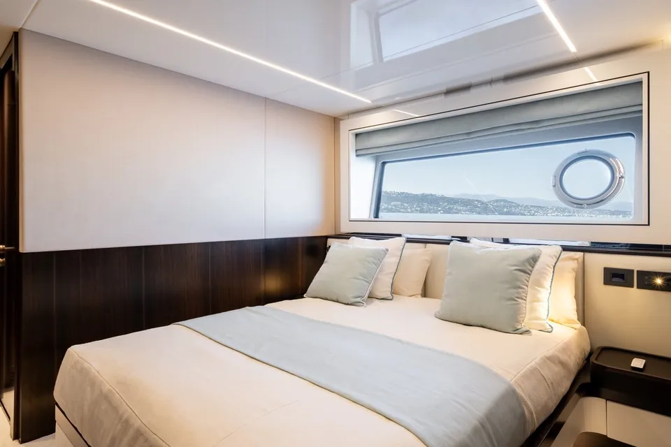 Triple Eight, 2021 Sunseeker 90 Ocean, photo 25