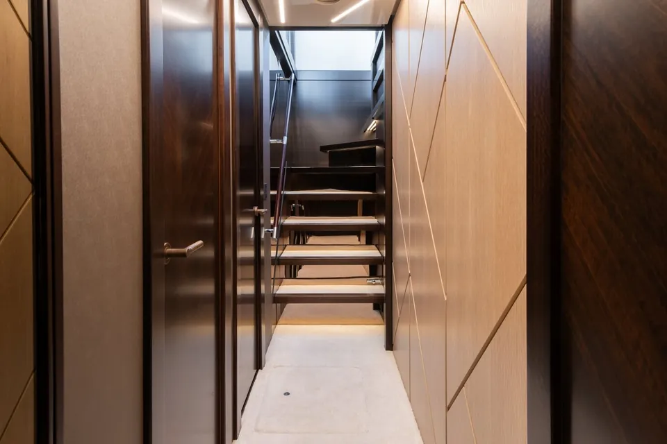 Triple Eight, 2021 Sunseeker 90 Ocean, photo 32