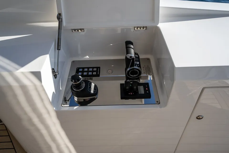 Triple Eight, 2021 Sunseeker 90 Ocean, photo 38