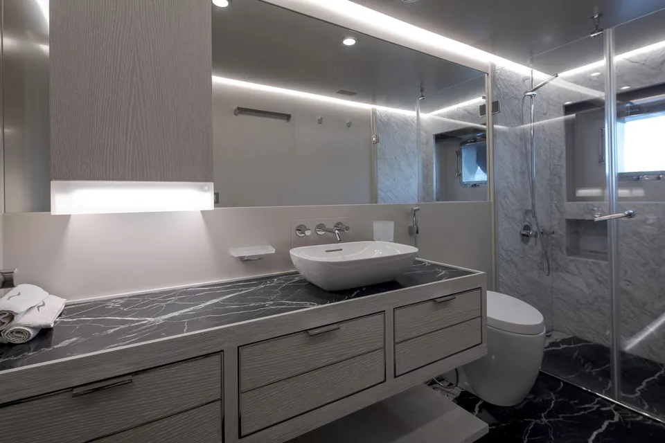 QM, 2019 Numarine 32XP, photo 6