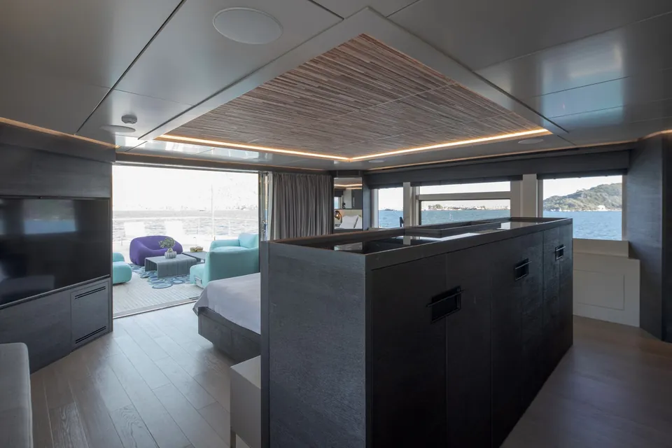 QM, 2019 Numarine 32XP, photo 11