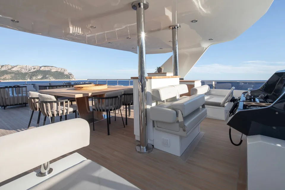 QM, 2019 Numarine 32XP, photo 4