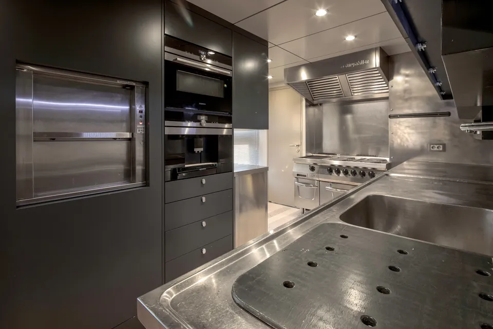 QM, 2019 Numarine 32XP, photo 36