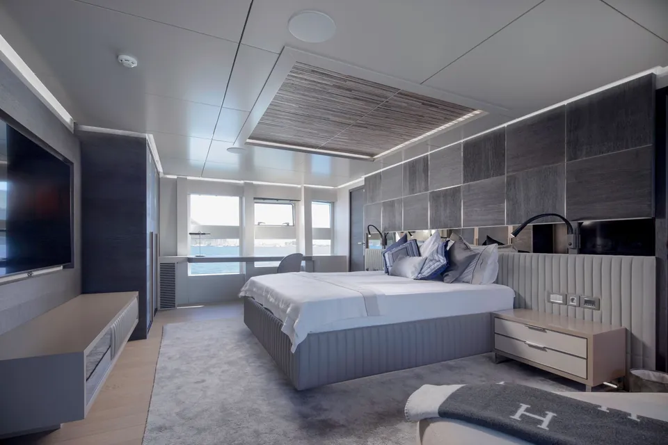 QM, 2019 Numarine 32XP, photo 38