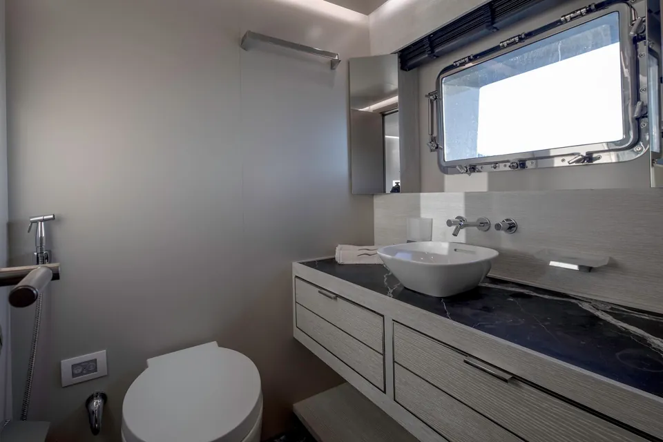 QM, 2019 Numarine 32XP, photo 44