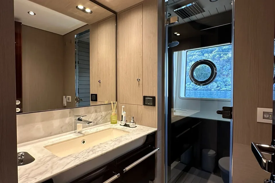 Betty, 2023 Azimut Grande 27M, photo 17