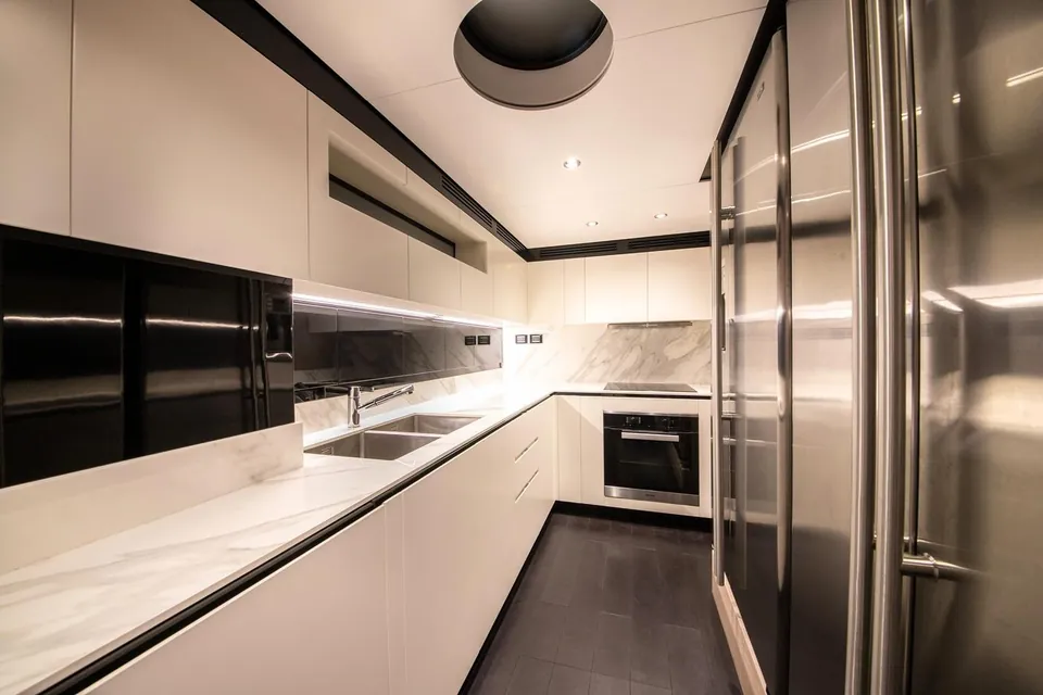 Nirvana by the Sea, 2019 Azimut Grande 27M, photo 5