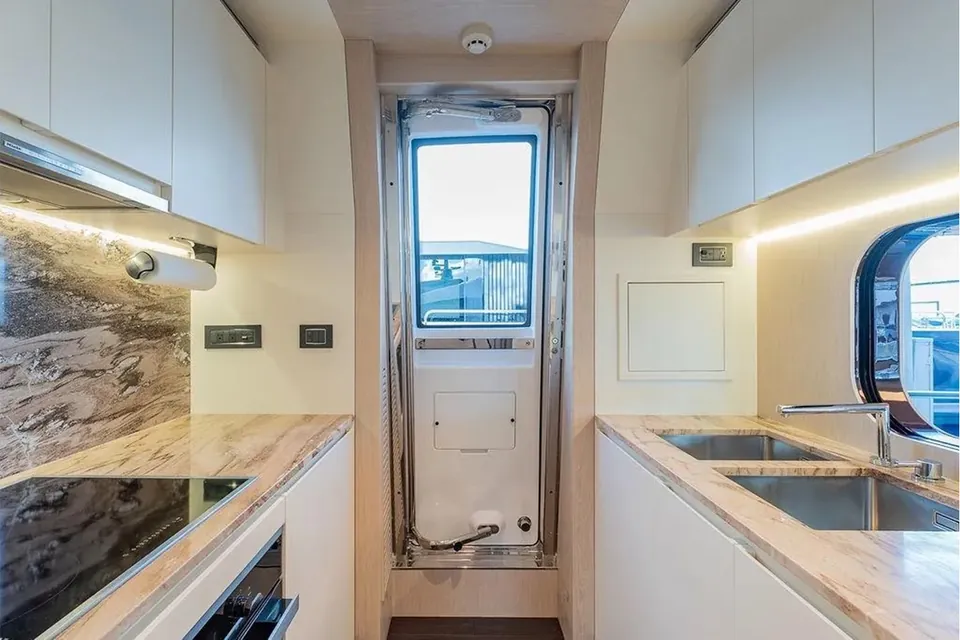 Matten One, 2021 Azimut, photo 18