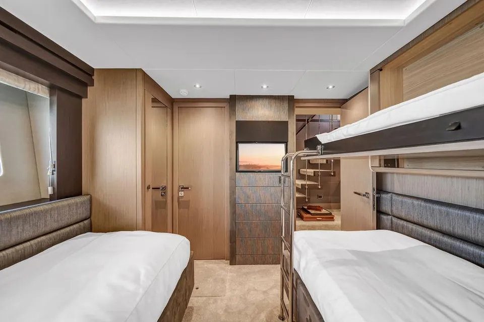HH, 2020 Sunseeker, photo 27