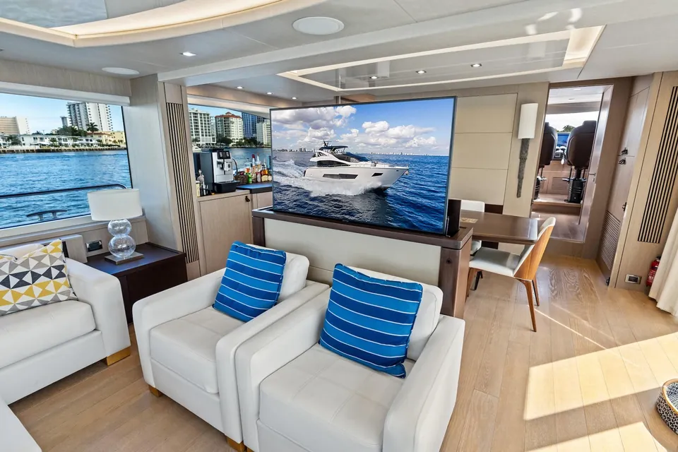 Aqua Vista, 2019 Sunseeker 86 Yacht, photo 11