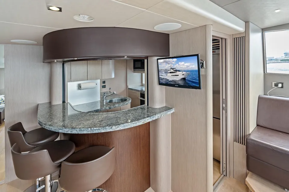 Aqua Vista, 2019 Sunseeker 86 Yacht, photo 14