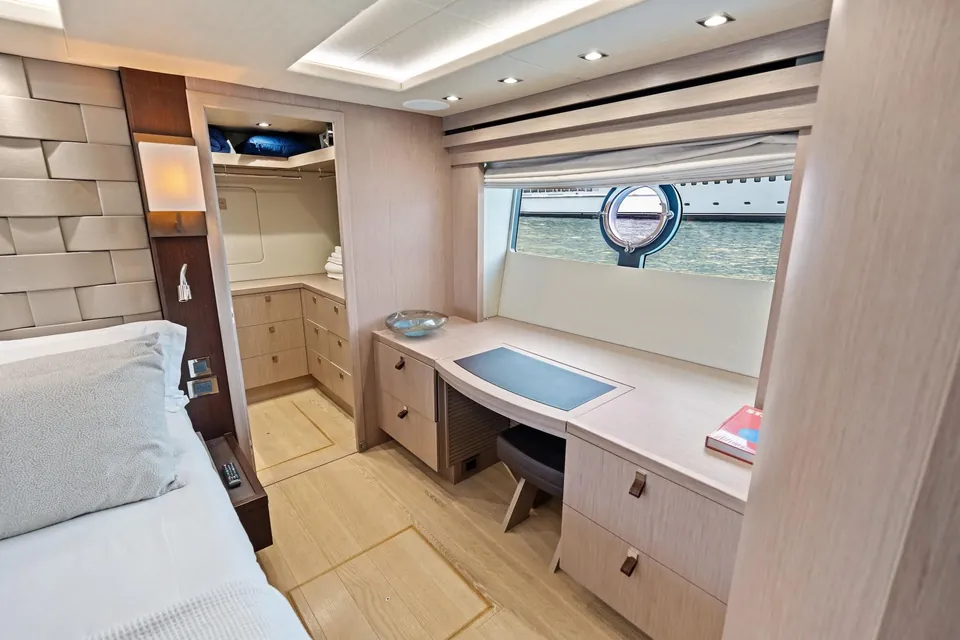 Aqua Vista, 2019 Sunseeker 86 Yacht, photo 23