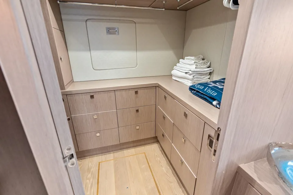 Aqua Vista, 2019 Sunseeker 86 Yacht, photo 24