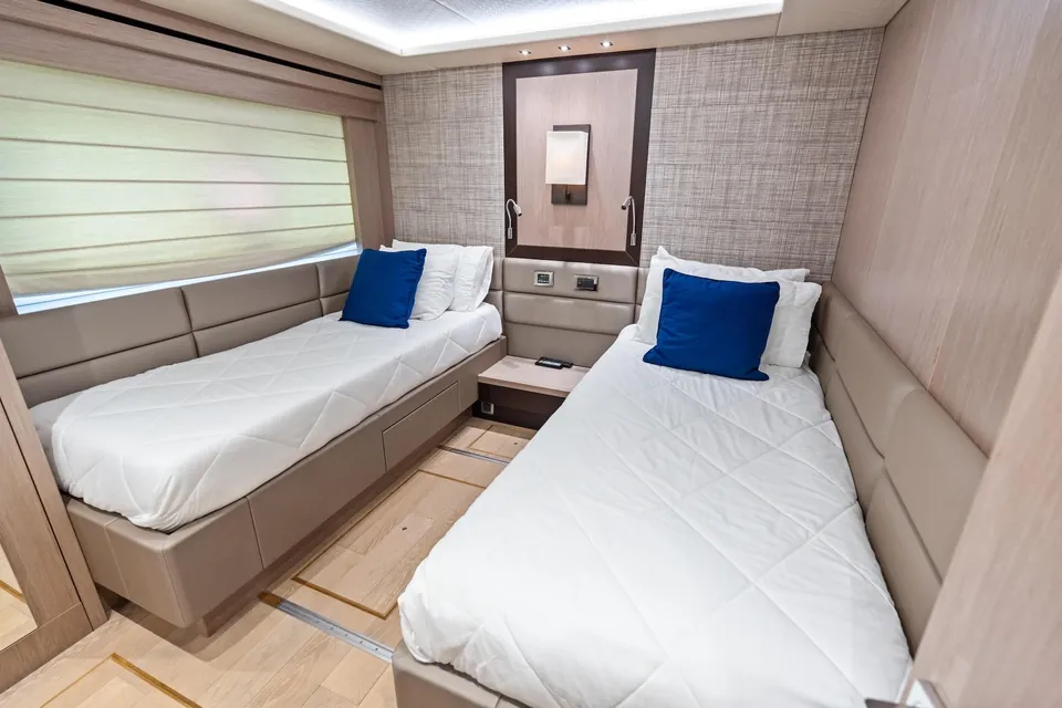 Aqua Vista, 2019 Sunseeker 86 Yacht, photo 30