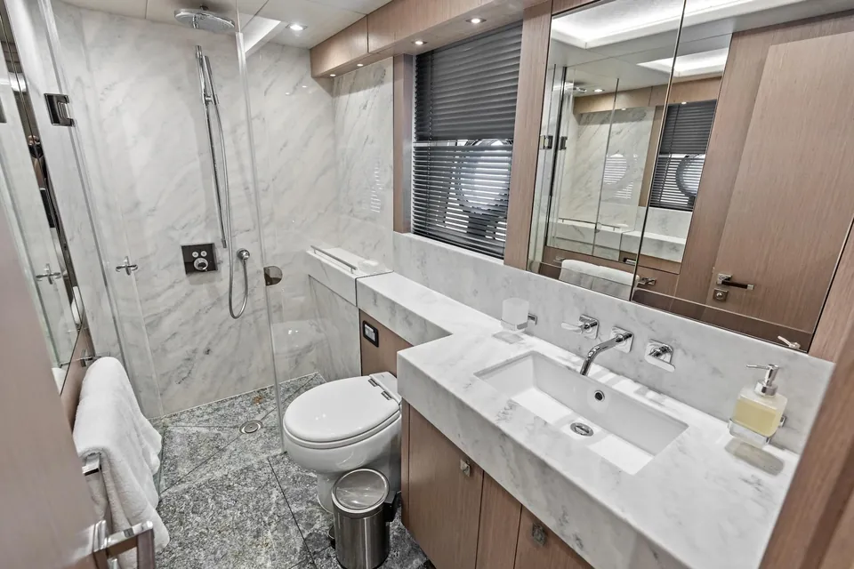 Aqua Vista, 2019 Sunseeker 86 Yacht, photo 31