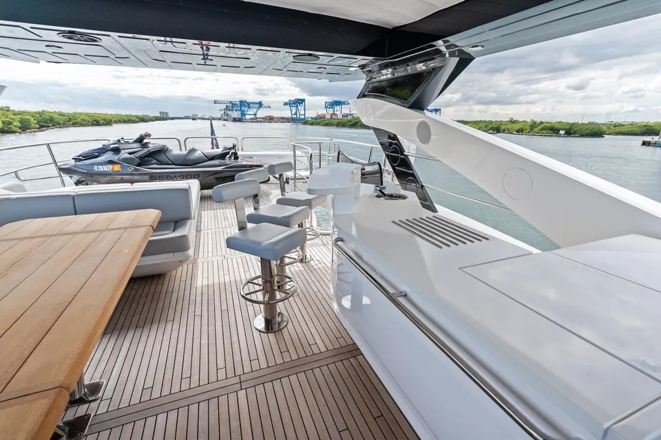 Aqua Vista, 2019 Sunseeker 86 Yacht, photo 35