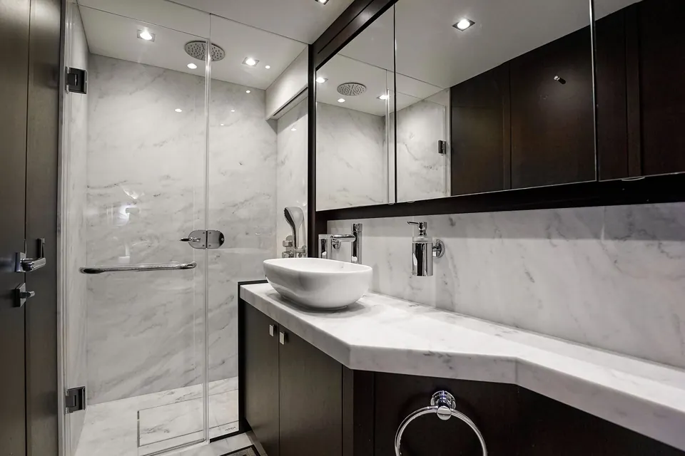 Lucky Bet, 2019 Sunseeker Manhattan 66, photo 3