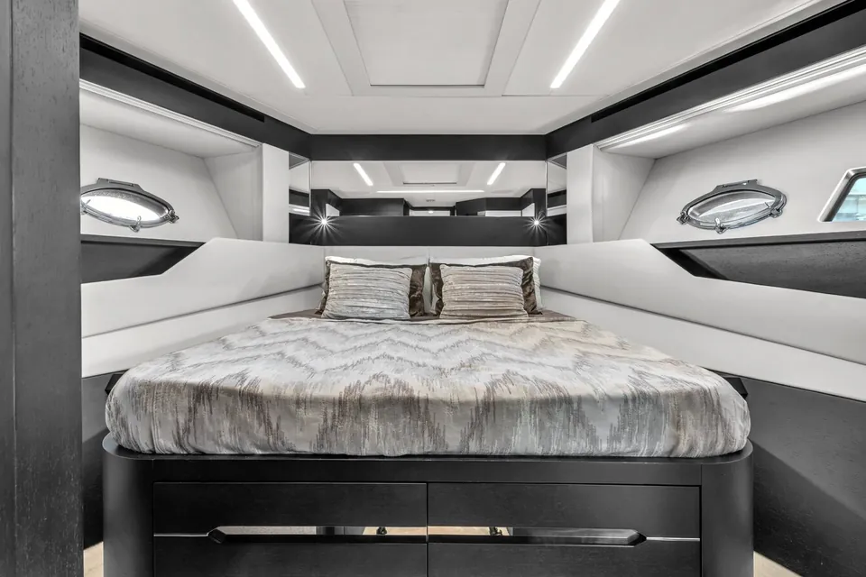 Alexandra III, 2020 Pershing, photo 20