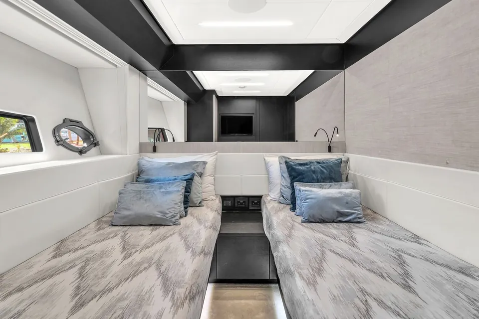Alexandra III, 2020 Pershing, photo 22