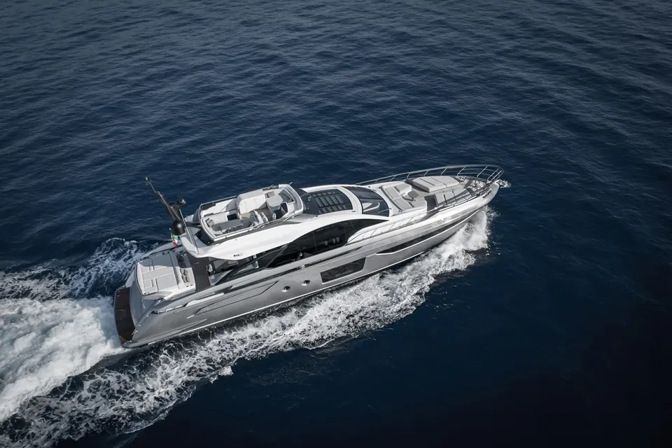 Never Give Up, 2021 Azimut, photo 3