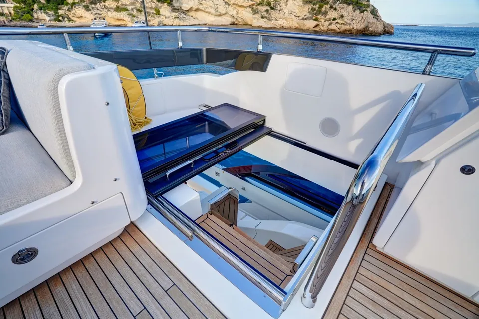 Apricity, 2023 Azimut S8, photo 11