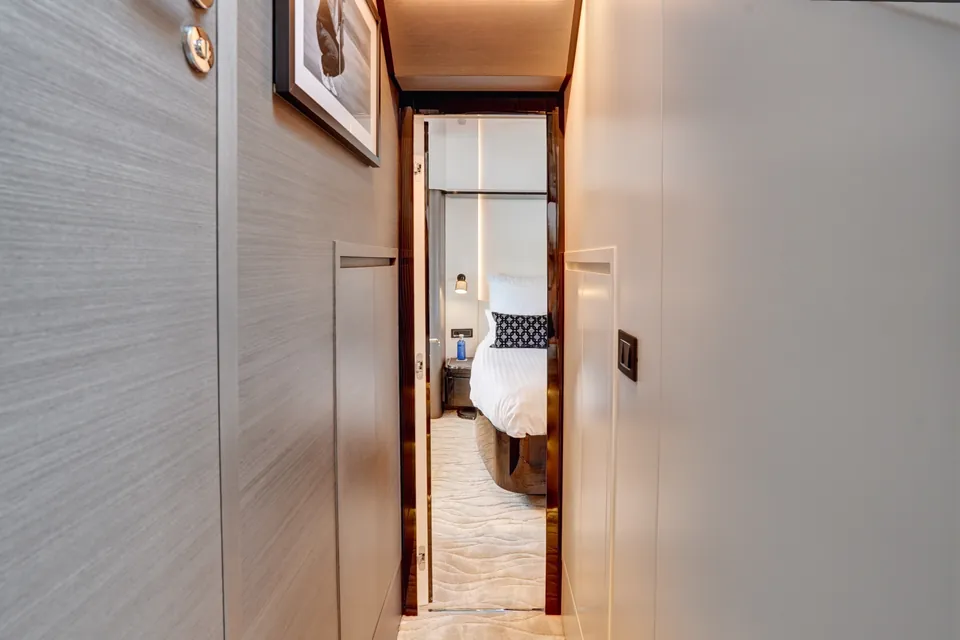 Apricity, 2023 Azimut S8, photo 37
