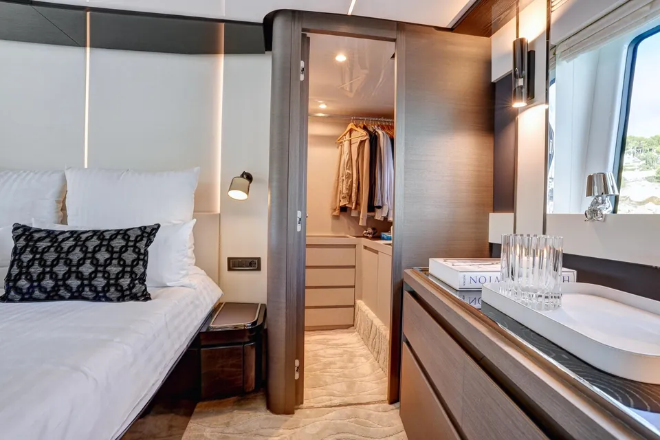 Apricity, 2023 Azimut S8, photo 45