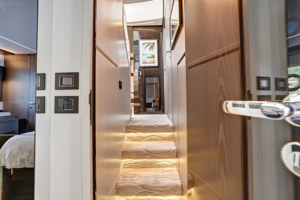 Apricity, 2023 Azimut S8, photo 50