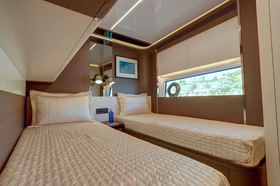 Apricity, 2023 Azimut S8, photo 61