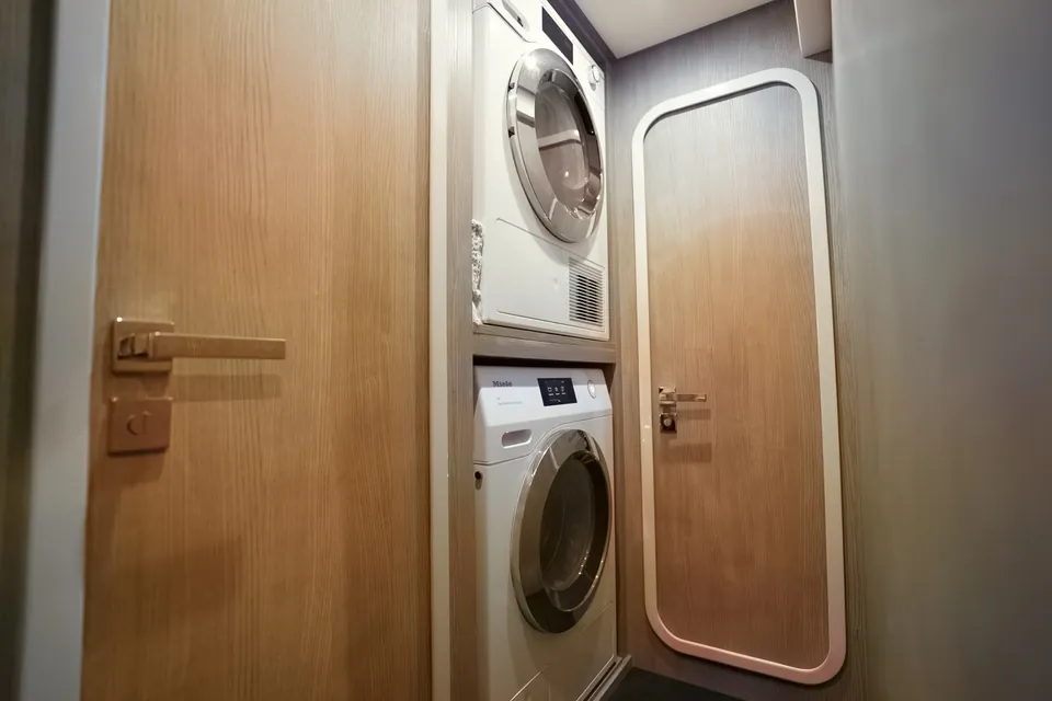 Apricity, 2023 Azimut S8, photo 69