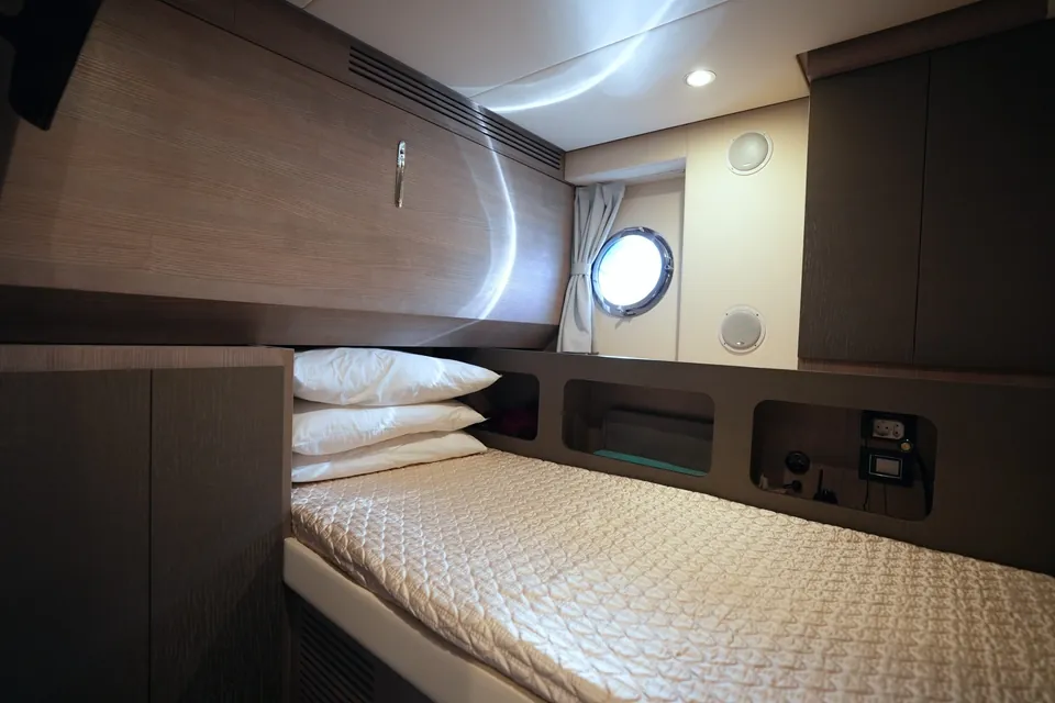 Apricity, 2023 Azimut S8, photo 71
