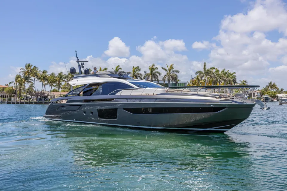 No Time to Die, 2022 Azimut, photo 2