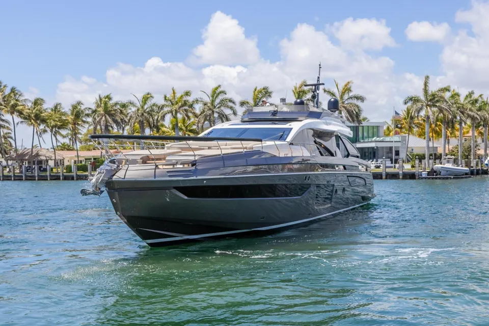 No Time to Die, 2022 Azimut, photo 5