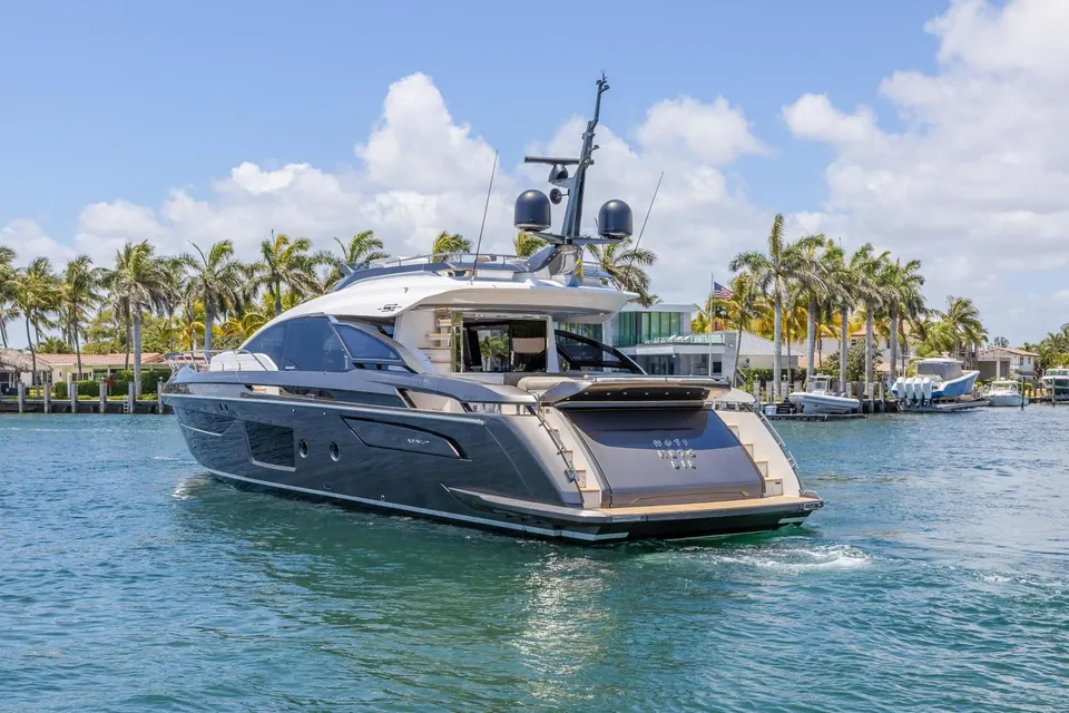 No Time to Die, 2022 Azimut, photo 6