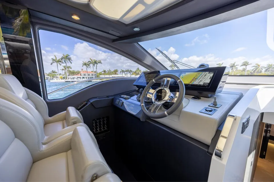 No Time to Die, 2022 Azimut, photo 13