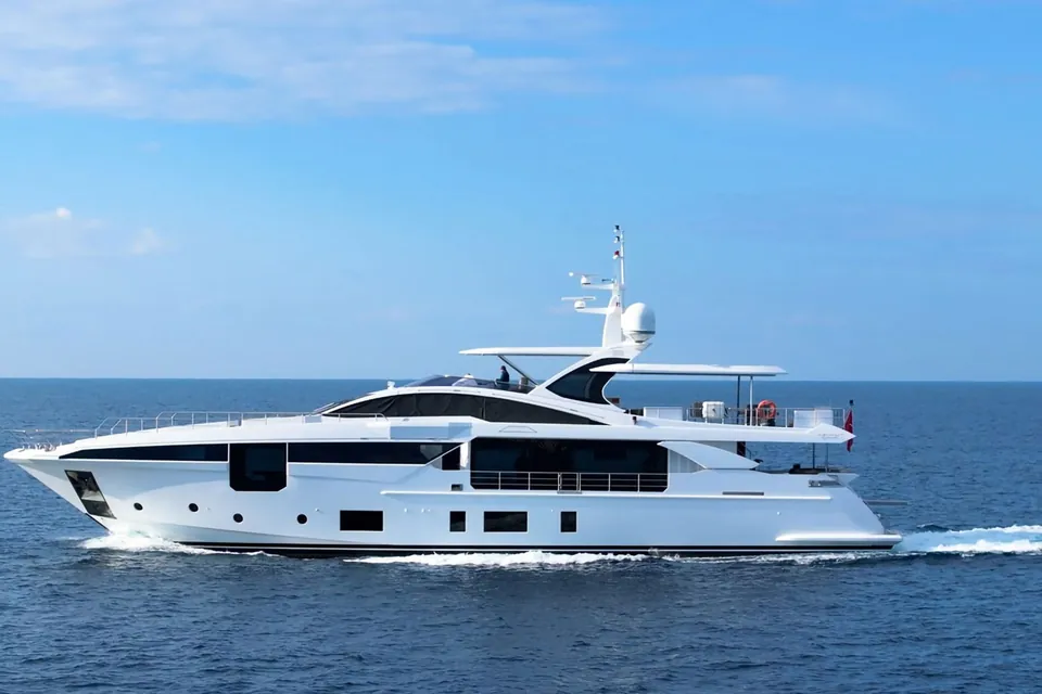 Iryna, 2019 Azimut Grande 35M, photo 2
