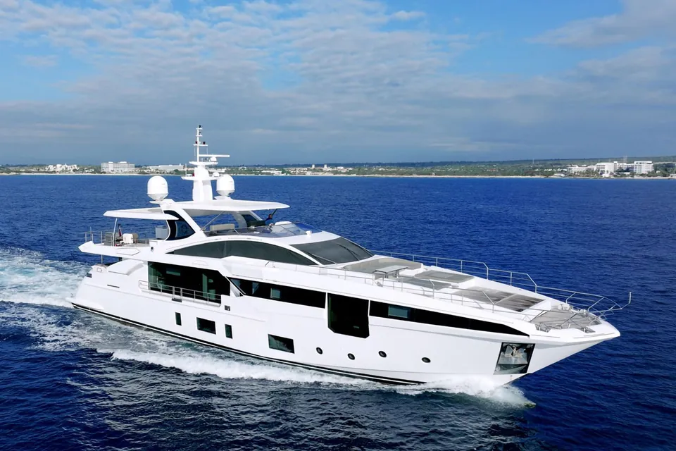 Iryna, 2019 Azimut Grande 35M, photo 3