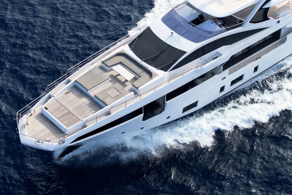 Iryna, 2019 Azimut Grande 35M, photo 5