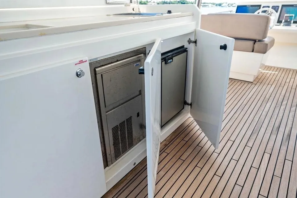 Elevation, 2016 Prestige Yachts 750, photo 43