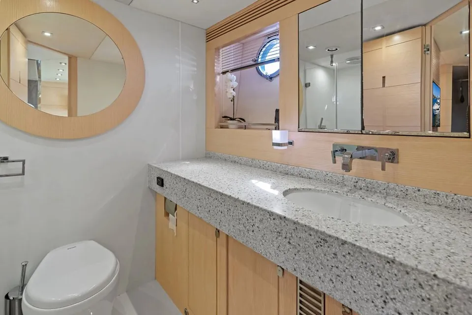 Miss Ingrid, 2016 Sunseeker 68 Sport Yacht, photo 3