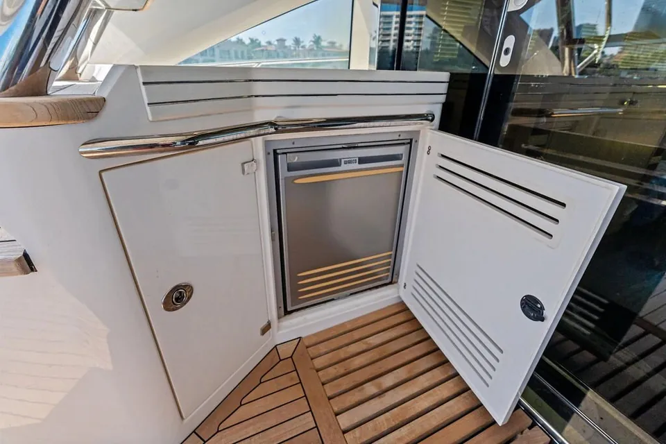 Miss Ingrid, 2016 Sunseeker 68 Sport Yacht, photo 8
