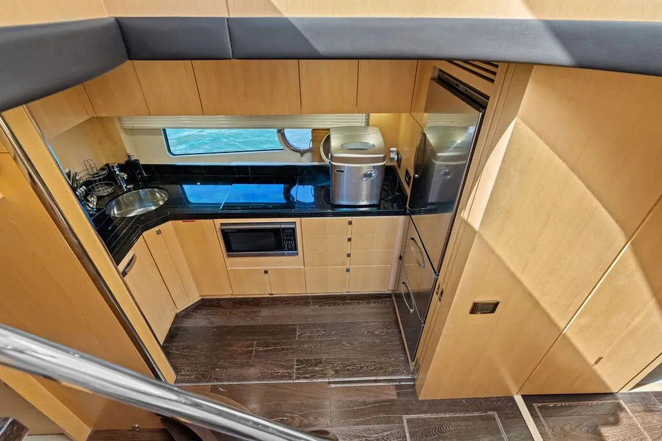 Miss Ingrid, 2016 Sunseeker 68 Sport Yacht, photo 33