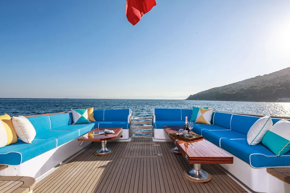 Alecto, 2022 Vicem Yachts Classic 82 Flybridge, photo 3