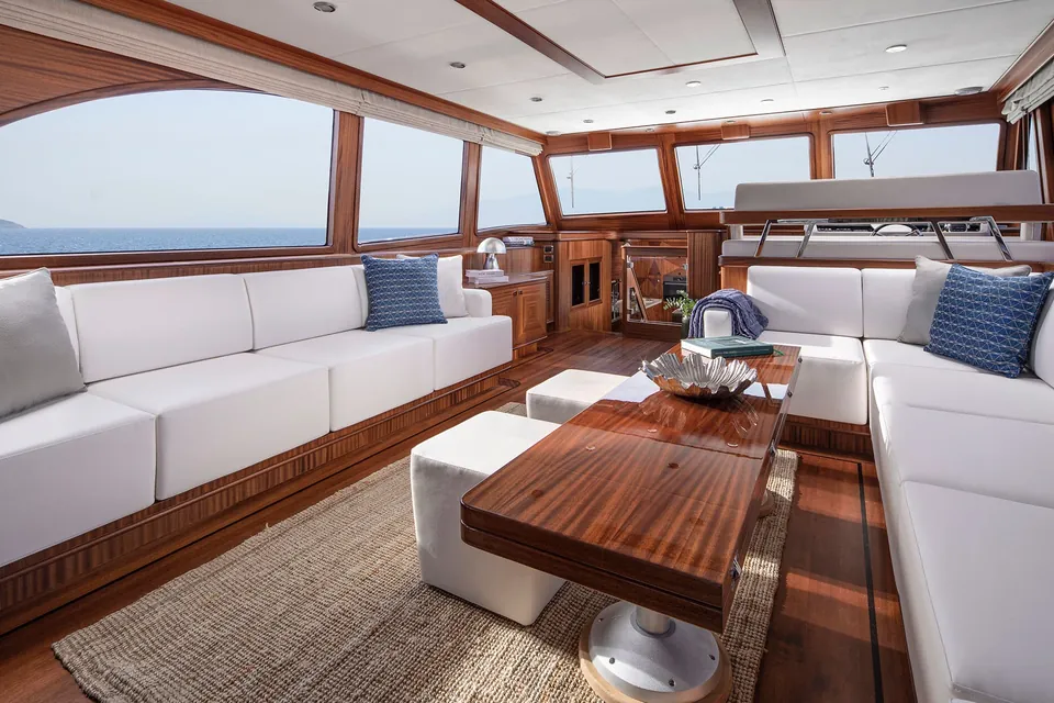 Alecto, 2022 Vicem Yachts Classic 82 Flybridge, photo 5